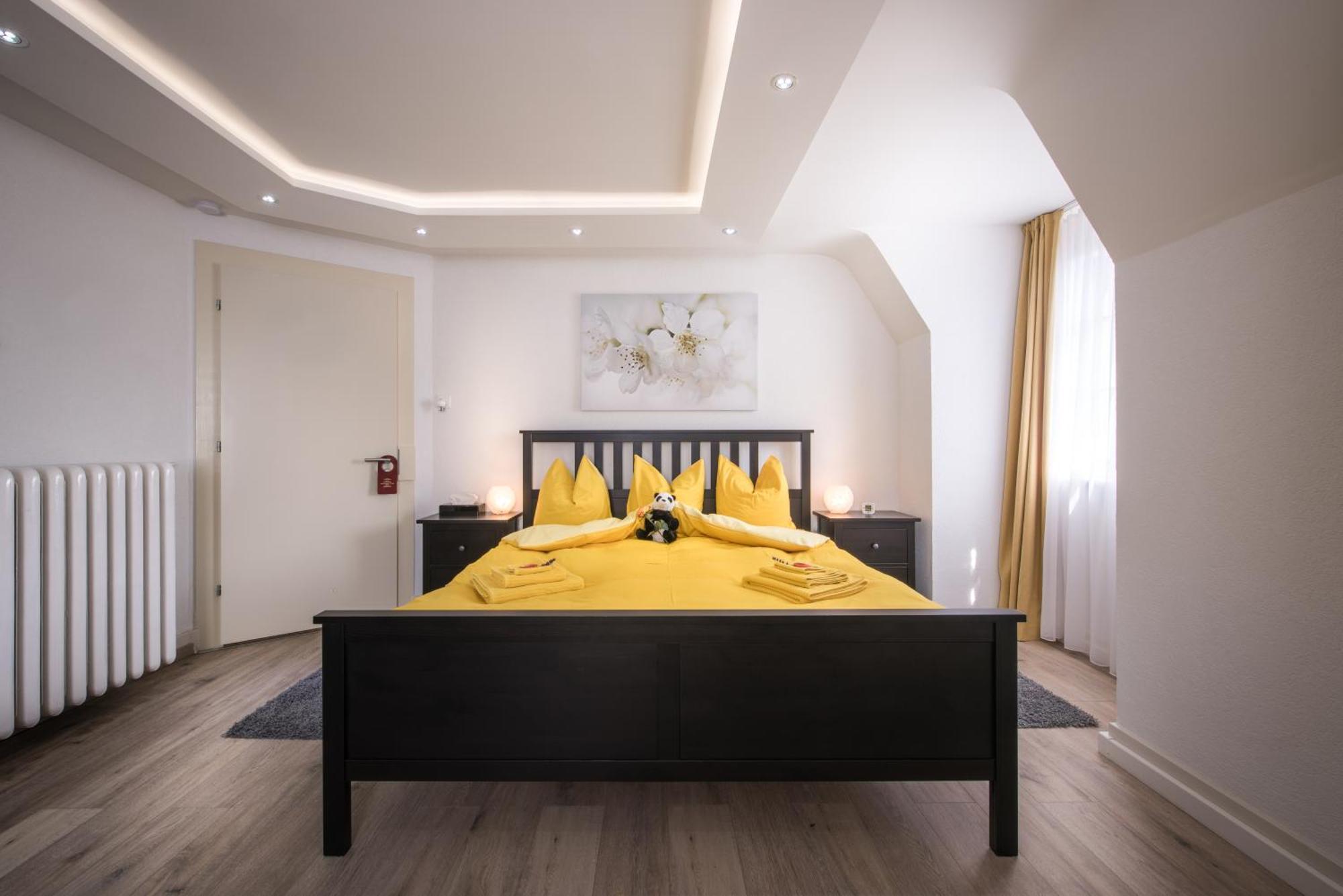 Max Aviation Villa & Apartments Bern Bagian luar foto
