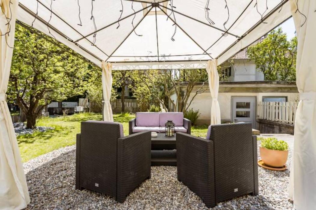Max Aviation Villa & Apartments Bern Bagian luar foto