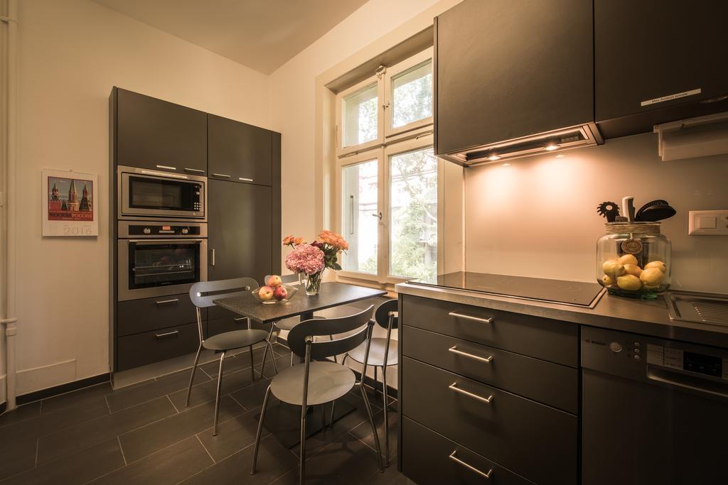 Max Aviation Villa & Apartments Bern Bagian luar foto