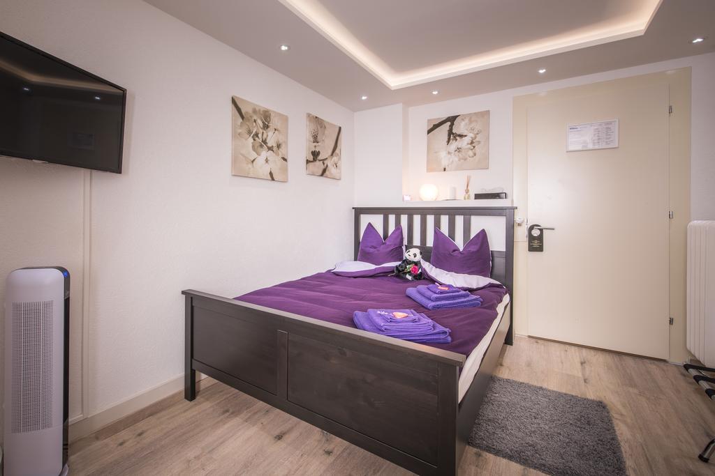 Max Aviation Villa & Apartments Bern Bagian luar foto