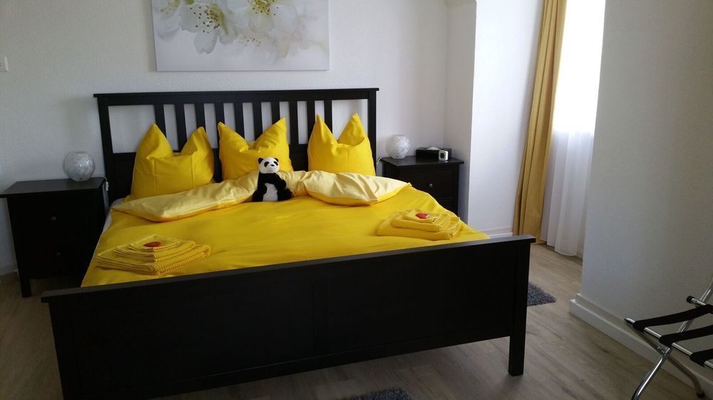 Max Aviation Villa & Apartments Bern Bagian luar foto