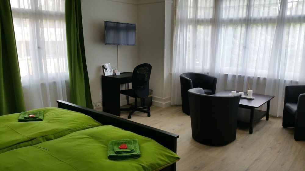 Max Aviation Villa & Apartments Bern Bagian luar foto