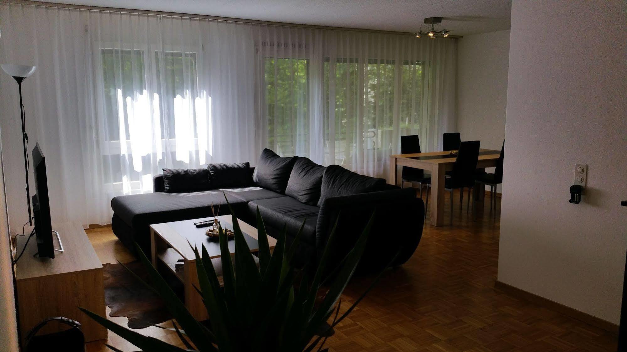 Max Aviation Villa & Apartments Bern Bagian luar foto