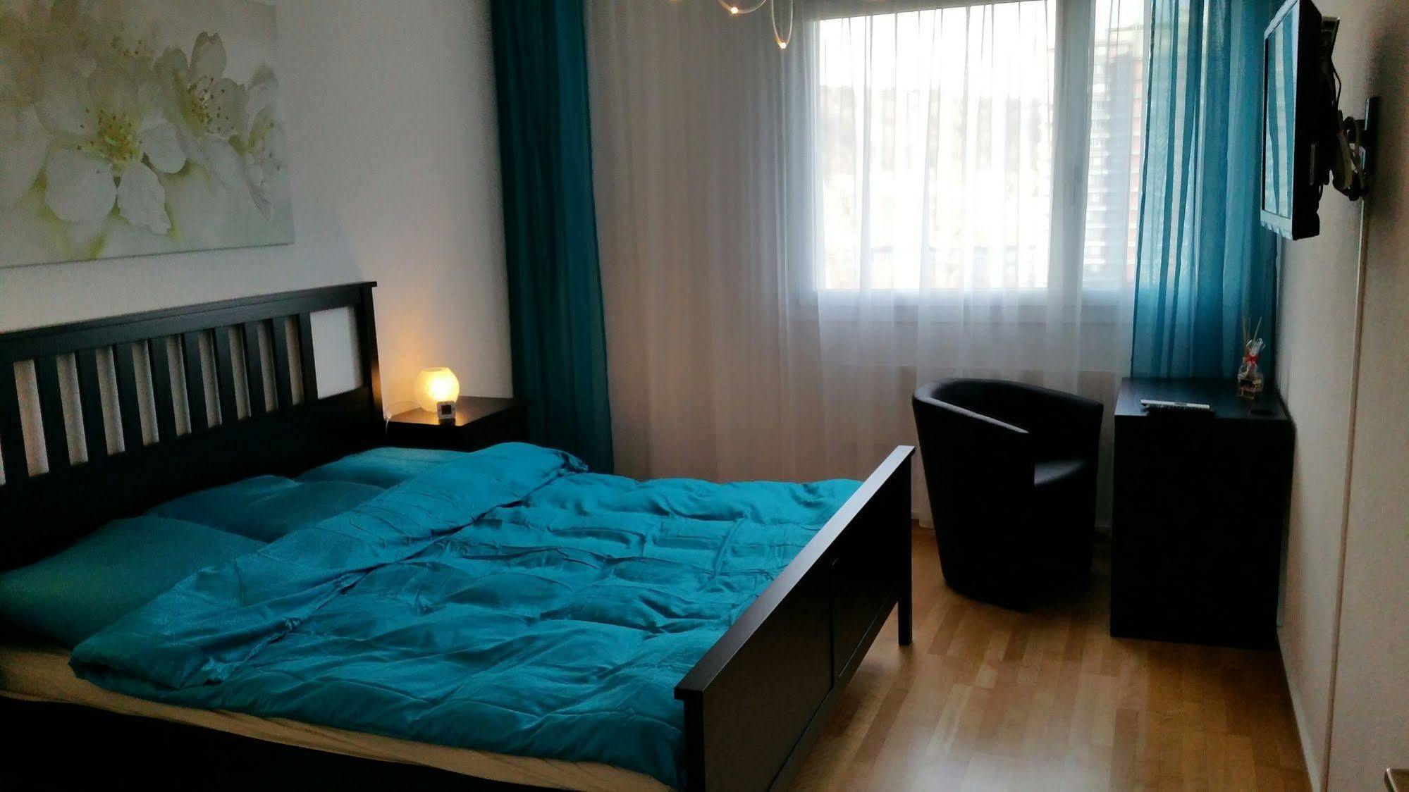 Max Aviation Villa & Apartments Bern Bagian luar foto